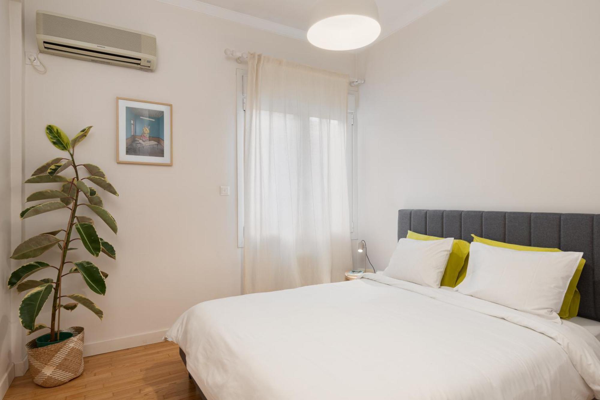 Peaceful Apartment In Neapoli, Exarcheia Atene Esterno foto